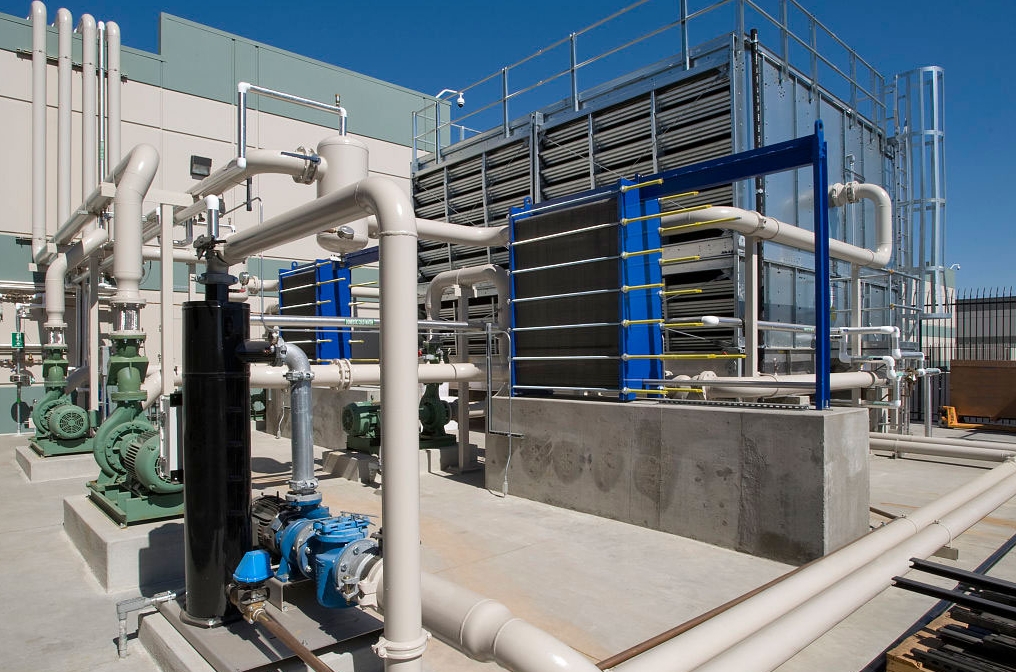 循环水系统冷却塔清洗保养是工业生产中不可或缺的-东莞循环水处理-东莞空调水处理