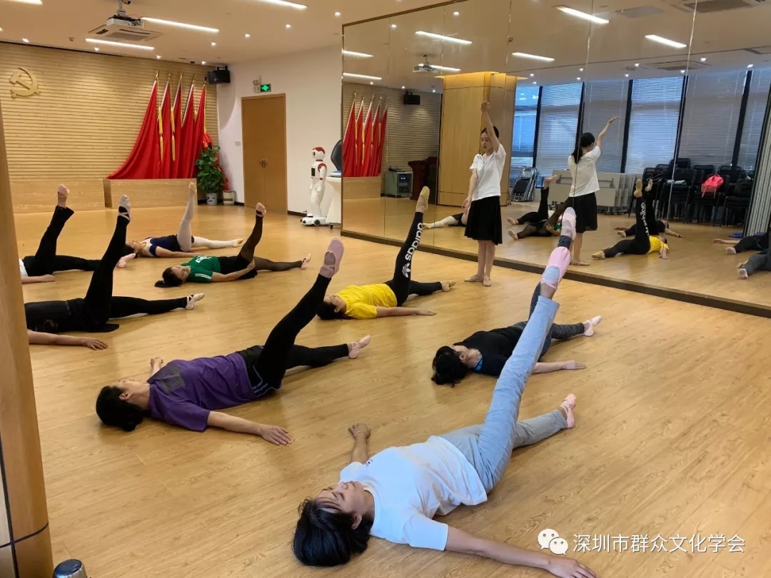 华强北“百姓舞蹈室”收官， “百姓琴房”开课！