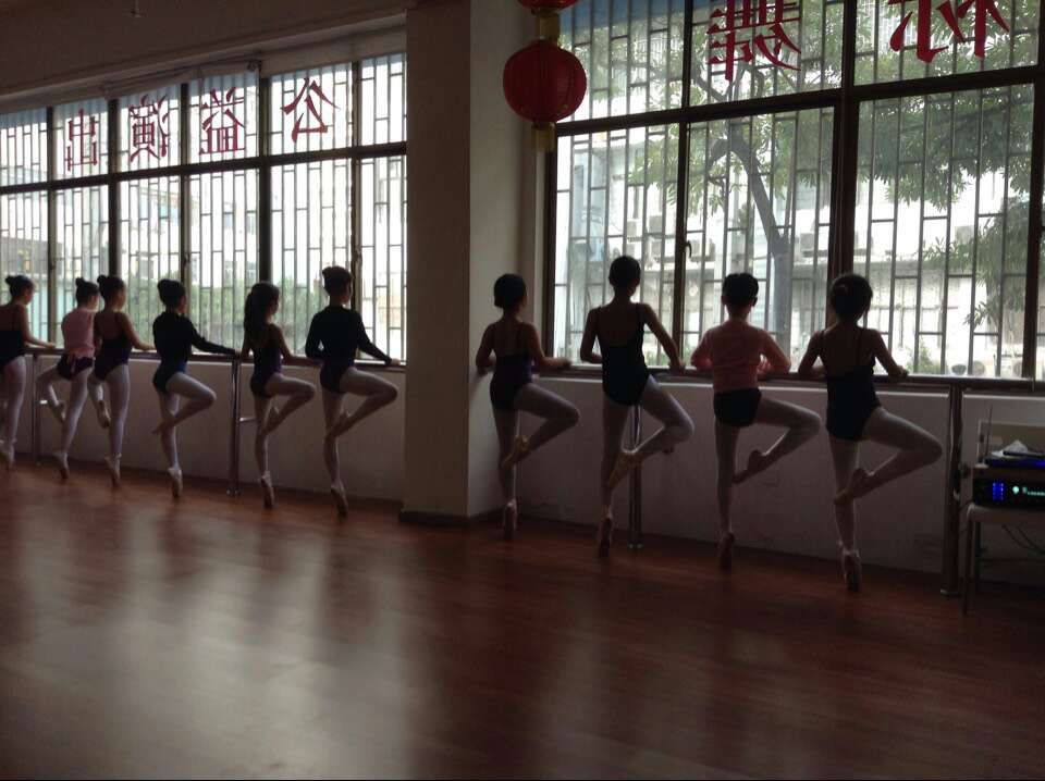 2015年1月29日晚深圳市十二月舞蹈艺术团和台湾方向舞蹈团的交流圆满成功