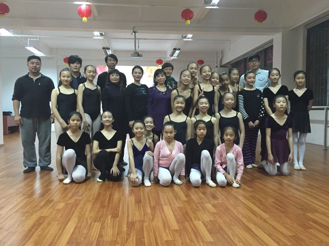 2015年1月29日晚深圳市十二月舞蹈艺术团和台湾方向舞蹈团的交流圆满成功