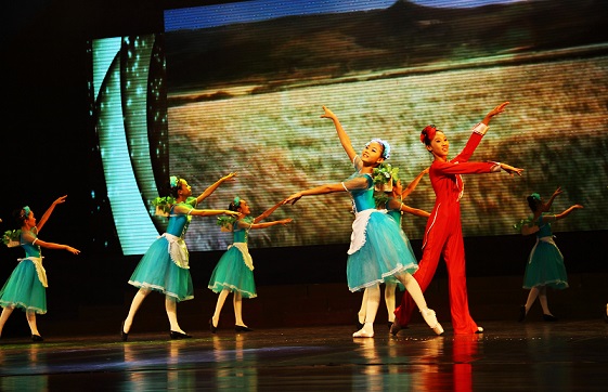 2011少儿芭蕾舞通话剧《十二个月》丰收喜悦1