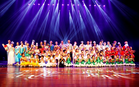 2013大型原创少儿芭蕾舞《我的十二月——缤纷世界》21