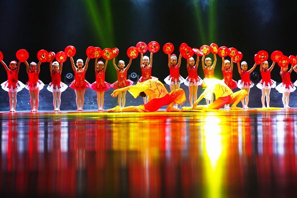 2013大型原创少儿芭蕾舞《我的十二月——缤纷世界》8