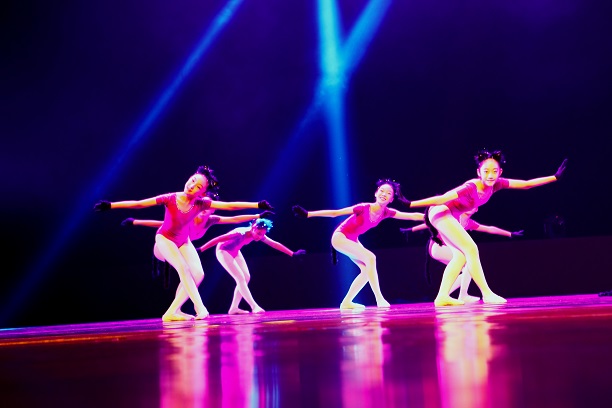 2013大型原创少儿芭蕾舞《我的十二月——缤纷世界》12