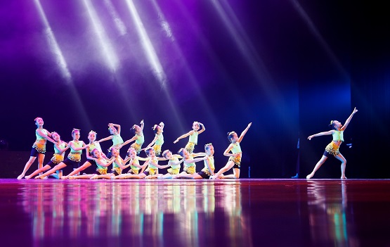 2013大型原创少儿芭蕾舞《我的十二月——缤纷世界》14