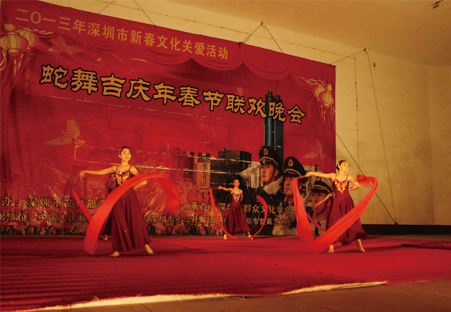 2013军营春晚2013-75212军营新春慰问演出1