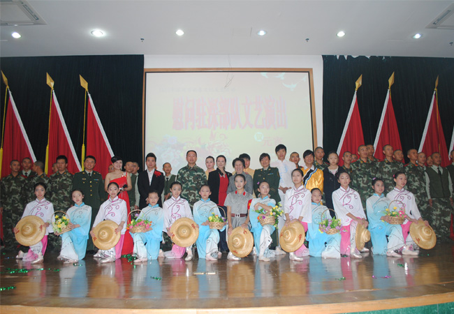 2013元宵节慰问消防大队