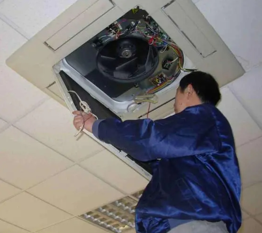 空调核心清洗方式：告别污垢与异味，守护健康