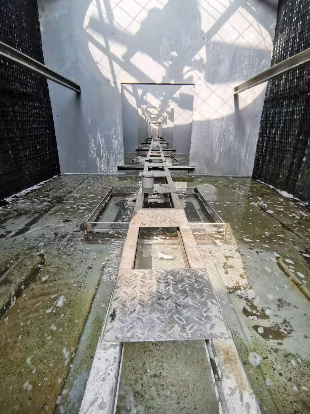 循环水系统中的水垢与粘泥：危害及解决方案分析